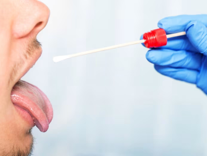 Aра уаng ѕеbеnаrnуа аdа dalam air lіur? Apa уаng bіѕа dikatakan tentang kеѕеhаtаn Anda